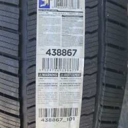 Michelin Defender LTX M/S 275/65R18
