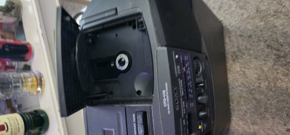 CFD V15 Casette/CD Boombox Electronics & Media