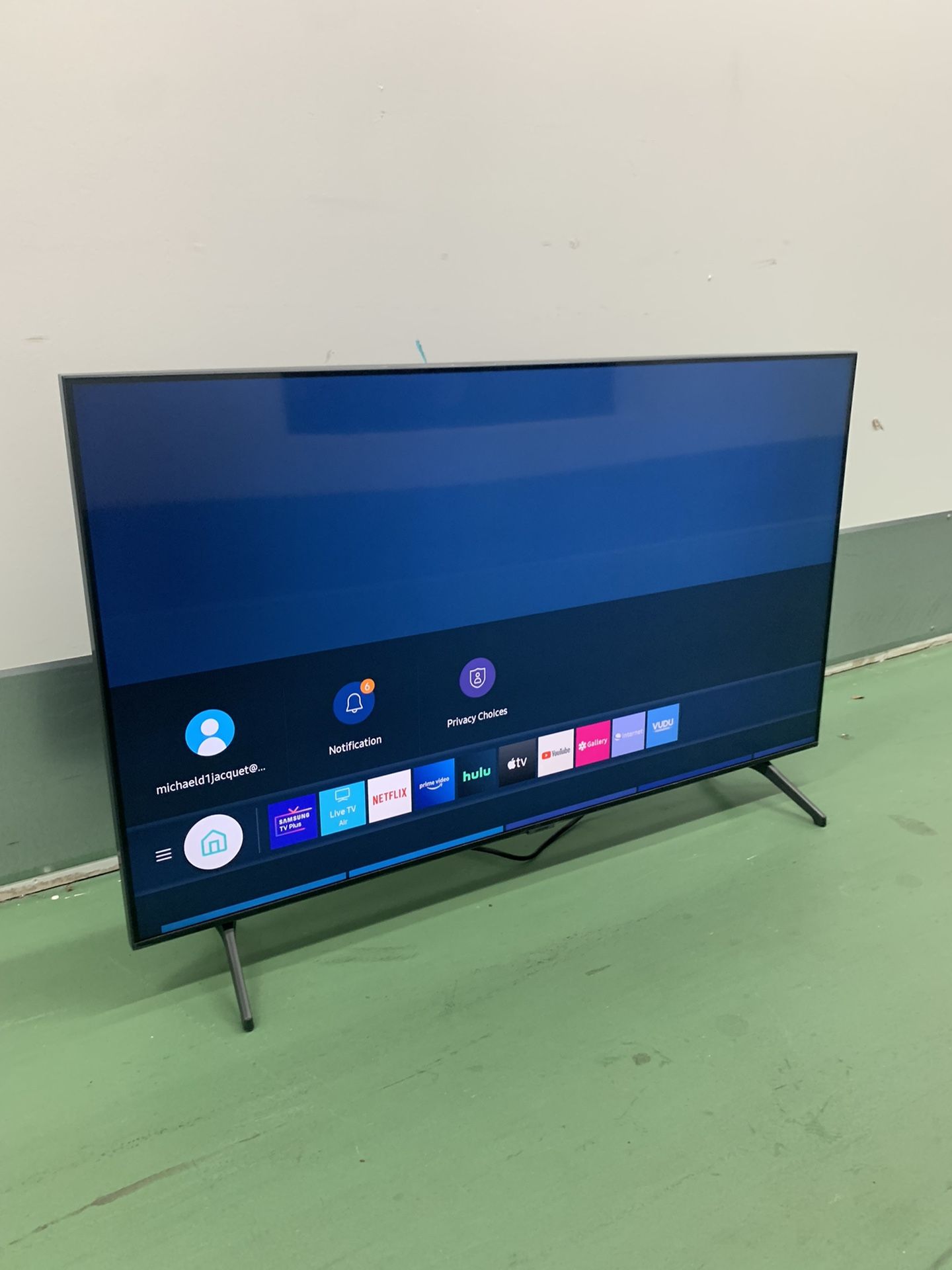 50” Samsung Smart TV