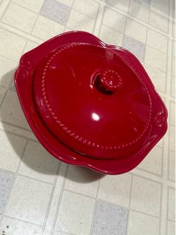 Brand new princess house 4qt Dutch oven * berry red*