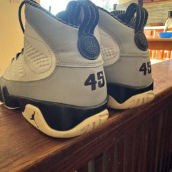 Jordan 9 Retro Baron