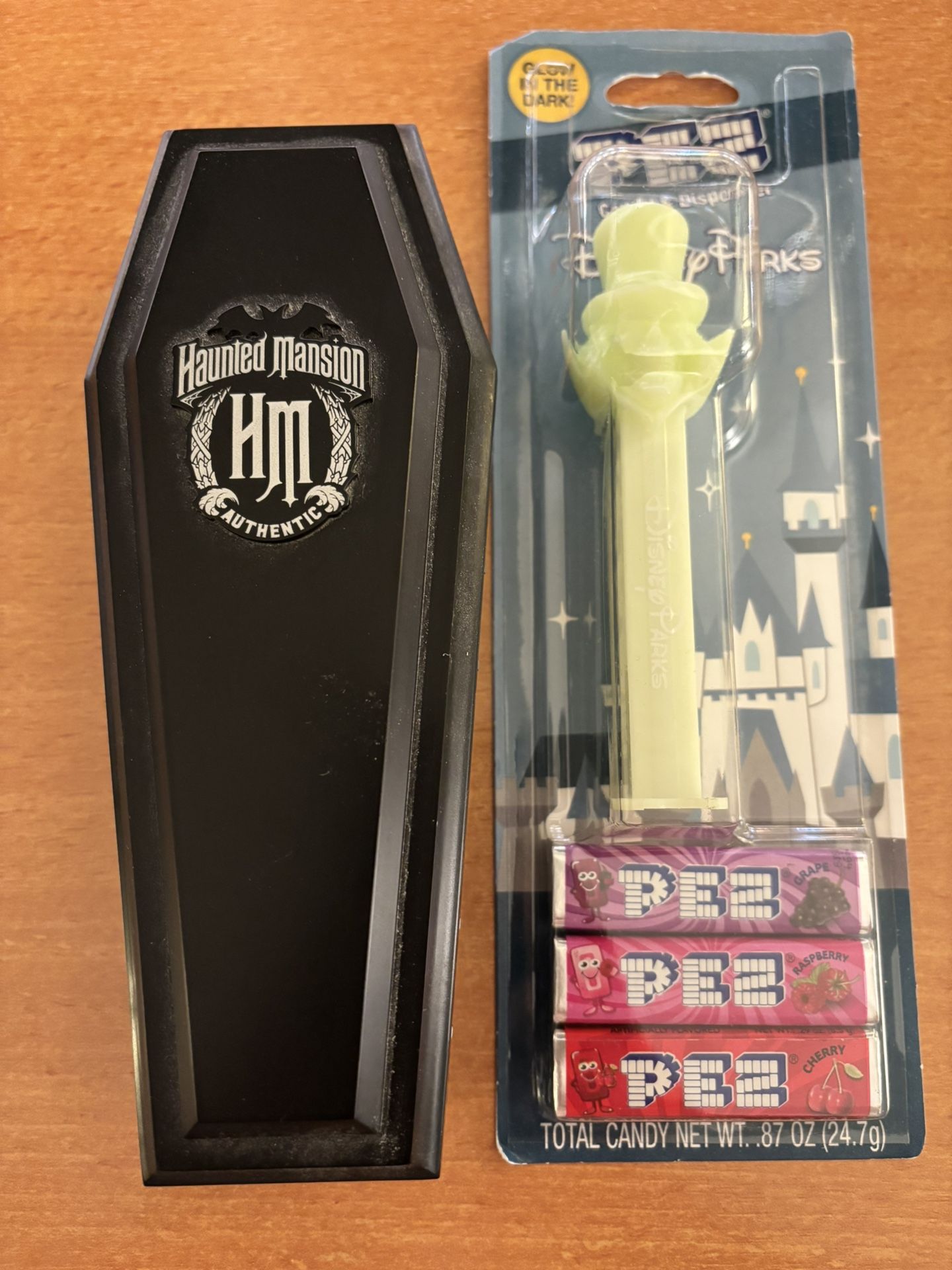 Disney Haunted Mansion Pen & Glow In Dark Hatbox Ghost PEZ Dispenser & Candy