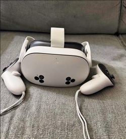 Meta Quest 3S VR Headset New