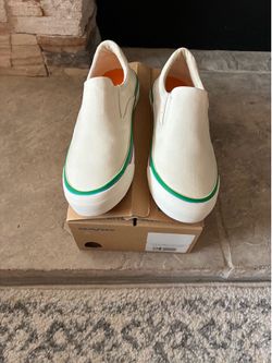 Brand new SeaVees (size 7)