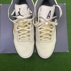 Air Jordan Retro 5 Ma Maniere Dawn Size 10.5 In Great Condition With Laces And Box. 