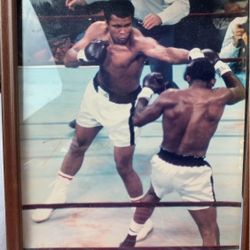 MUHAMMAD ALI 8x10 PHOTO W/COA