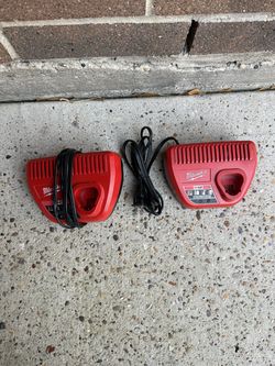 Milwaukee batter charger
