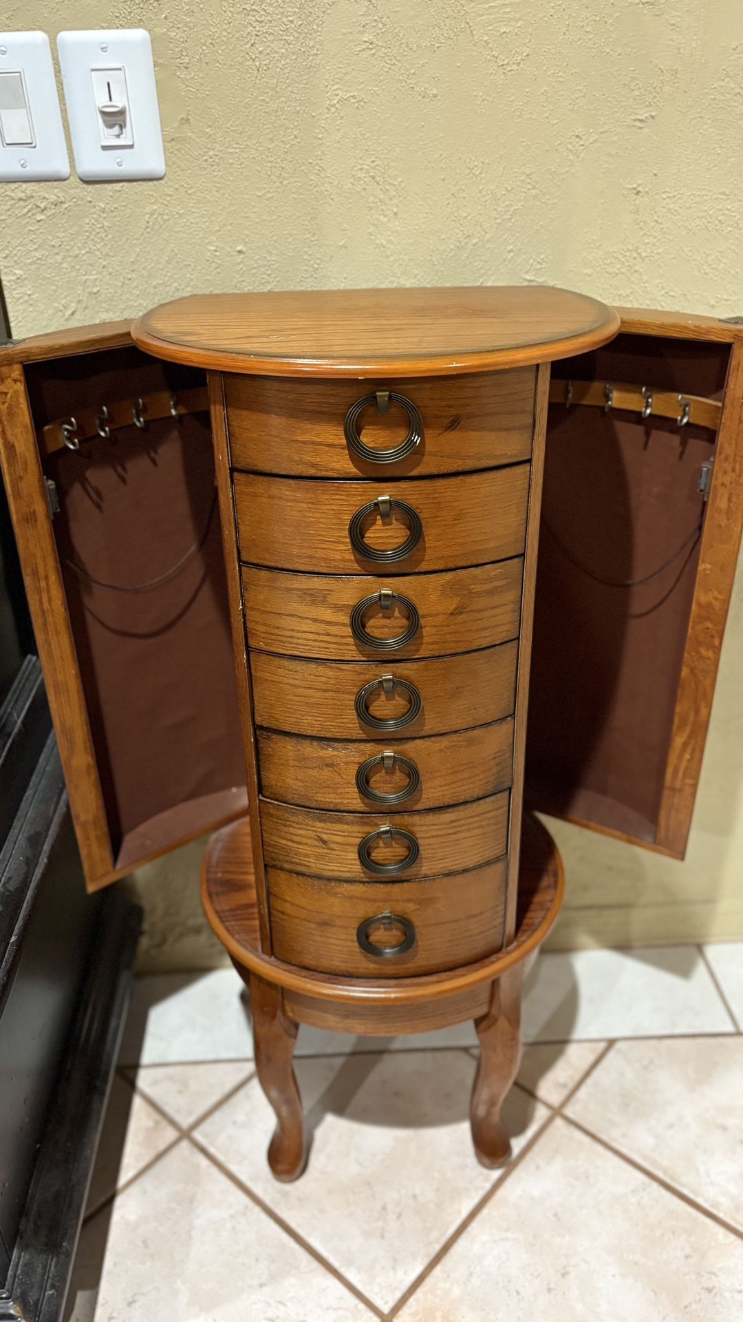 Jewelry Armoire Excellent Condition