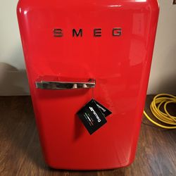 SMEG Retro FAB5 Mini Fridge