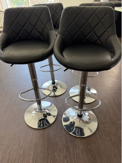 Diamond Stitched Faux Leather Bar Stool in Black with Chrome Base and Adjustable Height