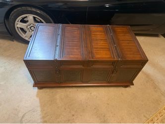 Ashley McKenna coffee table with storage dark brown original $340 new