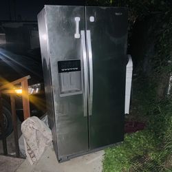 Whirlpool Double Door Refrigerador With Freezer