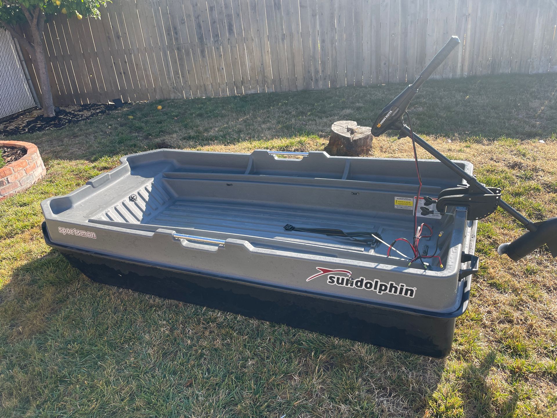 Sportsman electric fishing boat $$$ 600 $$$