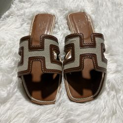 Hermes Oran women’s leather sandals