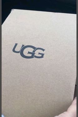 UGG Tasman Curly Slippers Size 6