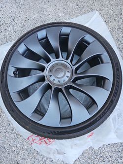 Tesla Model Y Performance Front wheel 21in 255/35ZR 21 Michelin tire