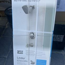 MOEN Shower/Bath Set