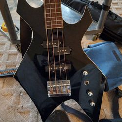 Warlock B,C RICH BASE GUITAR 