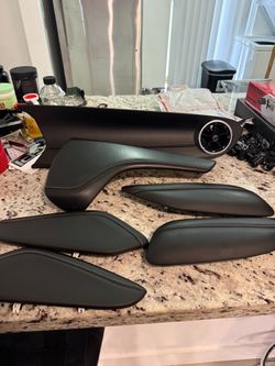 OEM Gen 6 Camaro interior trim panels/ Wireless Charging Pad