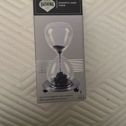 Dashing magnetic Sand Timer