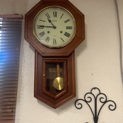 Vintage GUILD OAK CLOCK