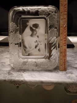 Clear Crystal Glass Picture Frame with Floral Relief