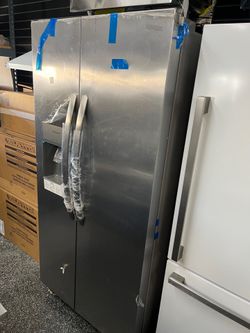 Frigidaire 33” Wide Side x Side Refrigerator New