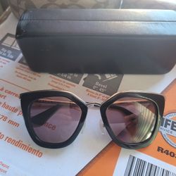 Women's Prada Sunglasses $70 Pickup In Oakdale 