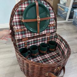 Large Vintage Picnic Basket With Cups And Plates 