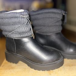 Woman Black boots Size 6 