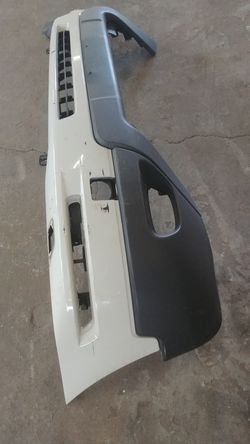 2008 volvo xc90 front bumper for parts