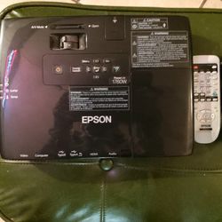 EPSON POWERLITE 1760W PROJECTER 