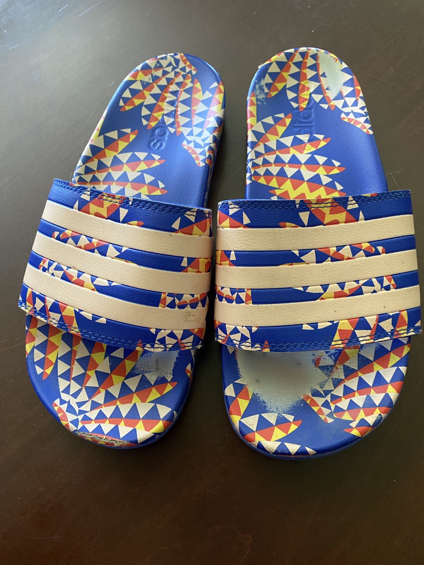 Woman’s Adidas Slides Sandals Size 6 Preowned