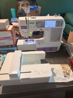 Brother SE400 Embroidery and Sewing Machine