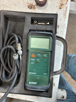 Extech 407910 Manómetro de presión diferencial de servicio pesado 29 psi, LCD de 8 unidades, MIN/MAX, cero, retención de datos, RS-232, funda y estuch