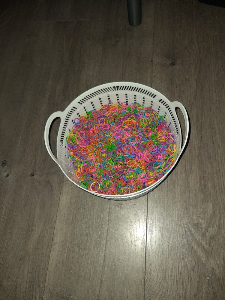 Mini Bucket Of Loom Bands