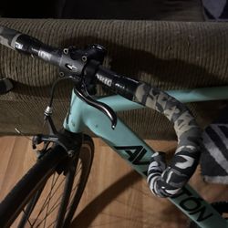 Ave ton Mataro Low Bike