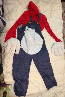 Halloween Costumes - Mario