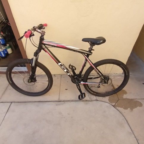 GT Avalanche Mountain Bike
