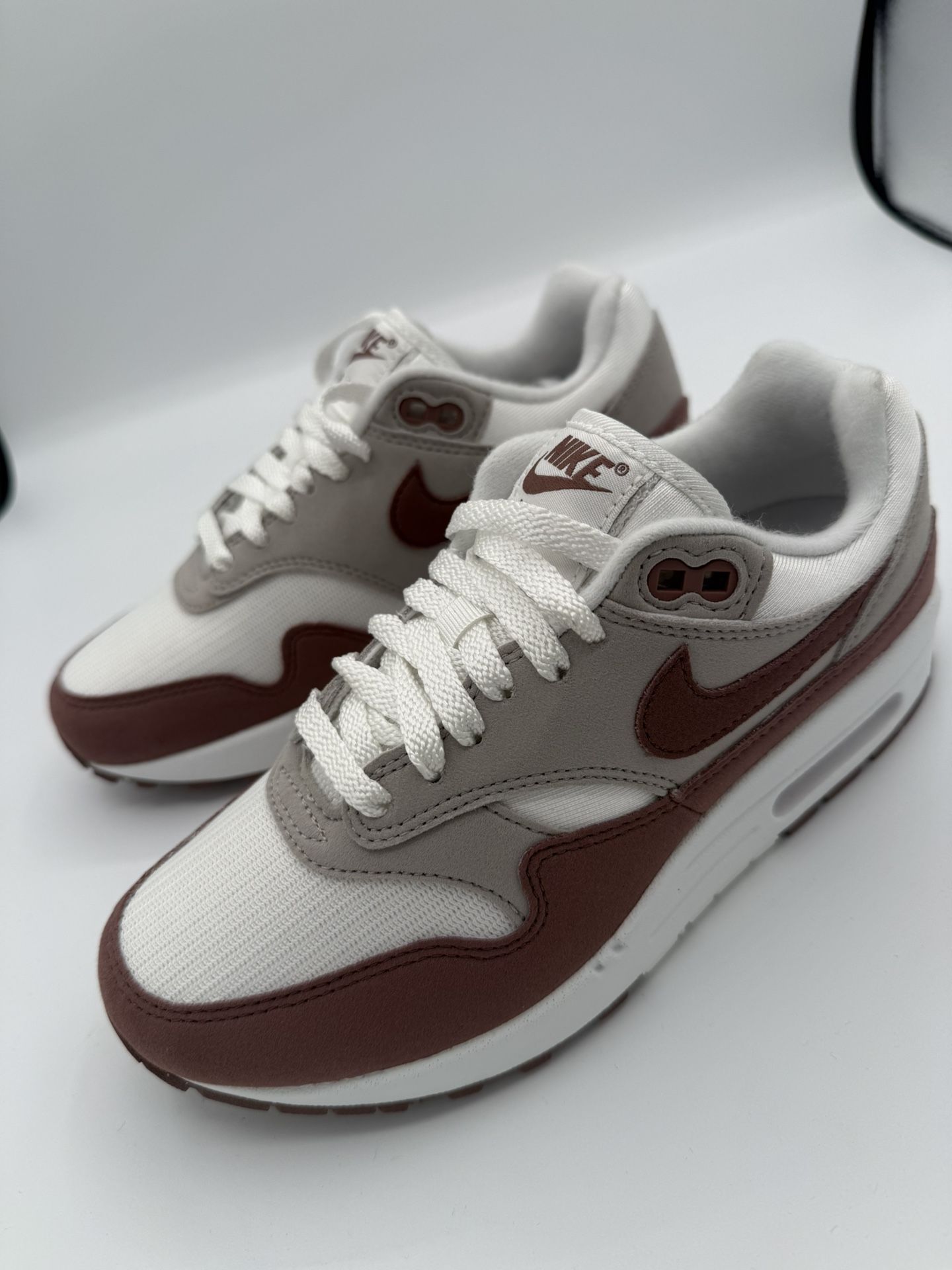Nike Air max Size 6. Brand New