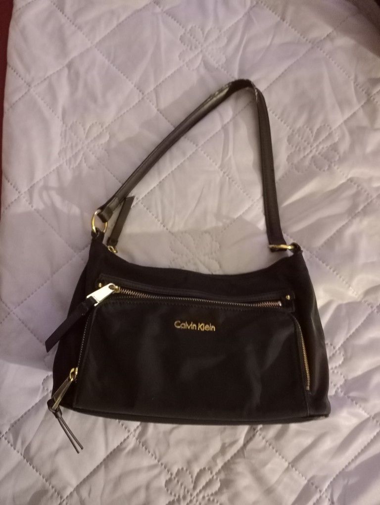 🩷 Calvin Klein Black Purse .. Still Available