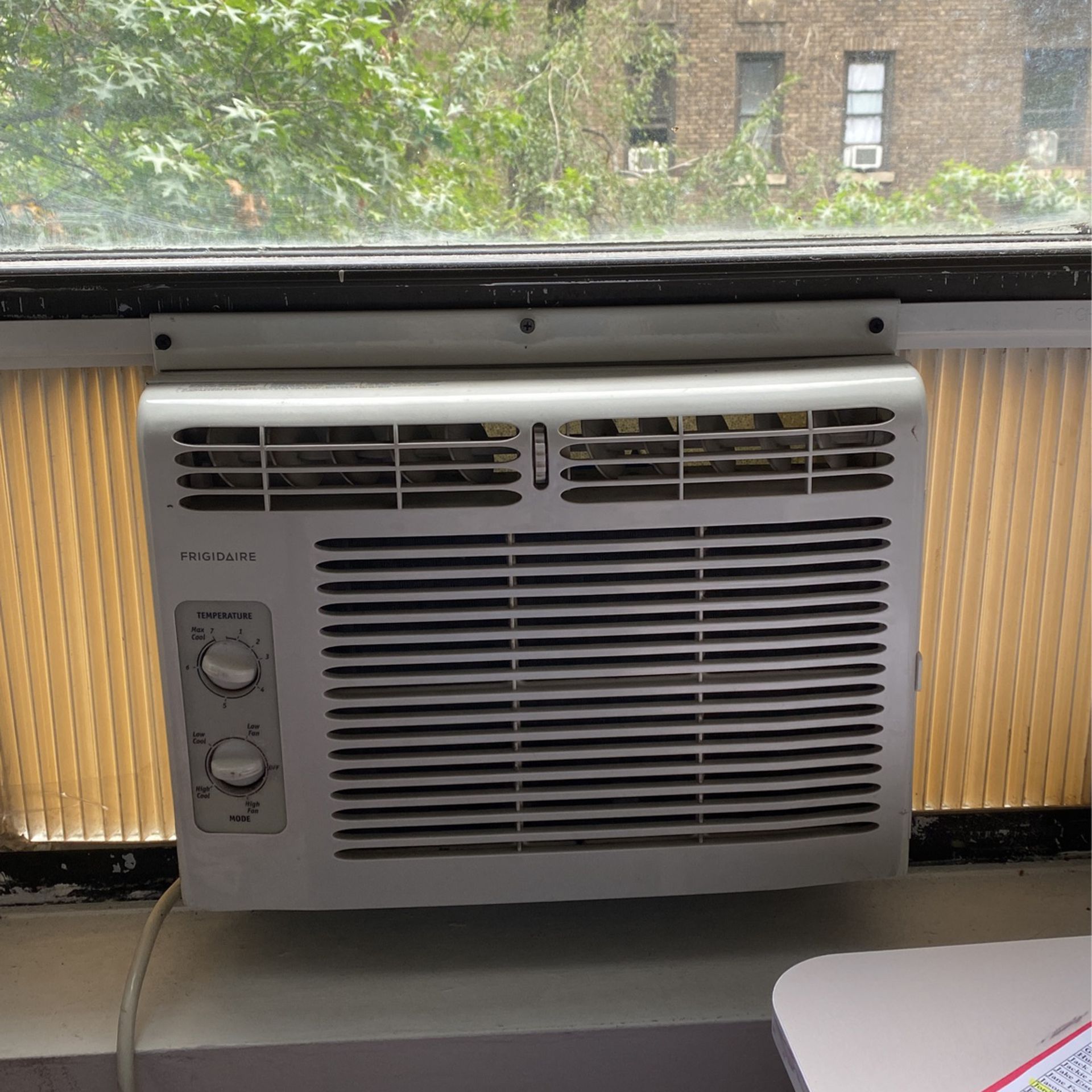 Window AC unit Air Conditioner