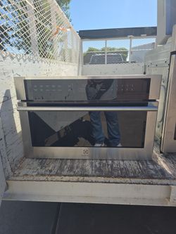 Built-in microwave and oven