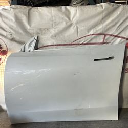 2020 2021 2022 2023 2024 Tesla Model y Left Front Door 
