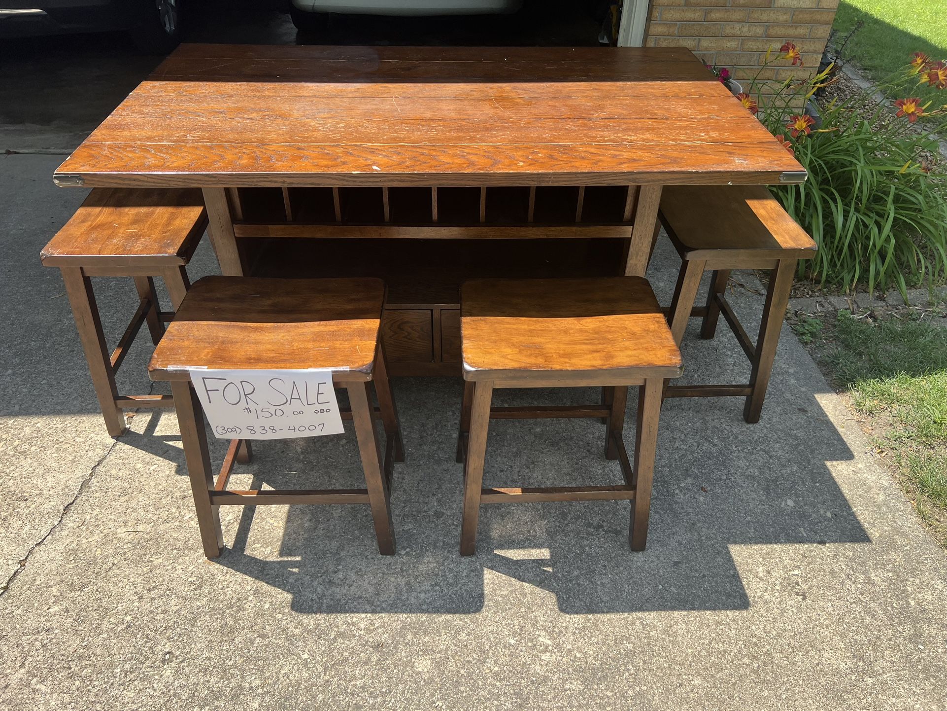 Table and 6 stools
