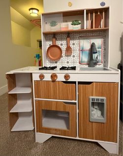 Play kitchen