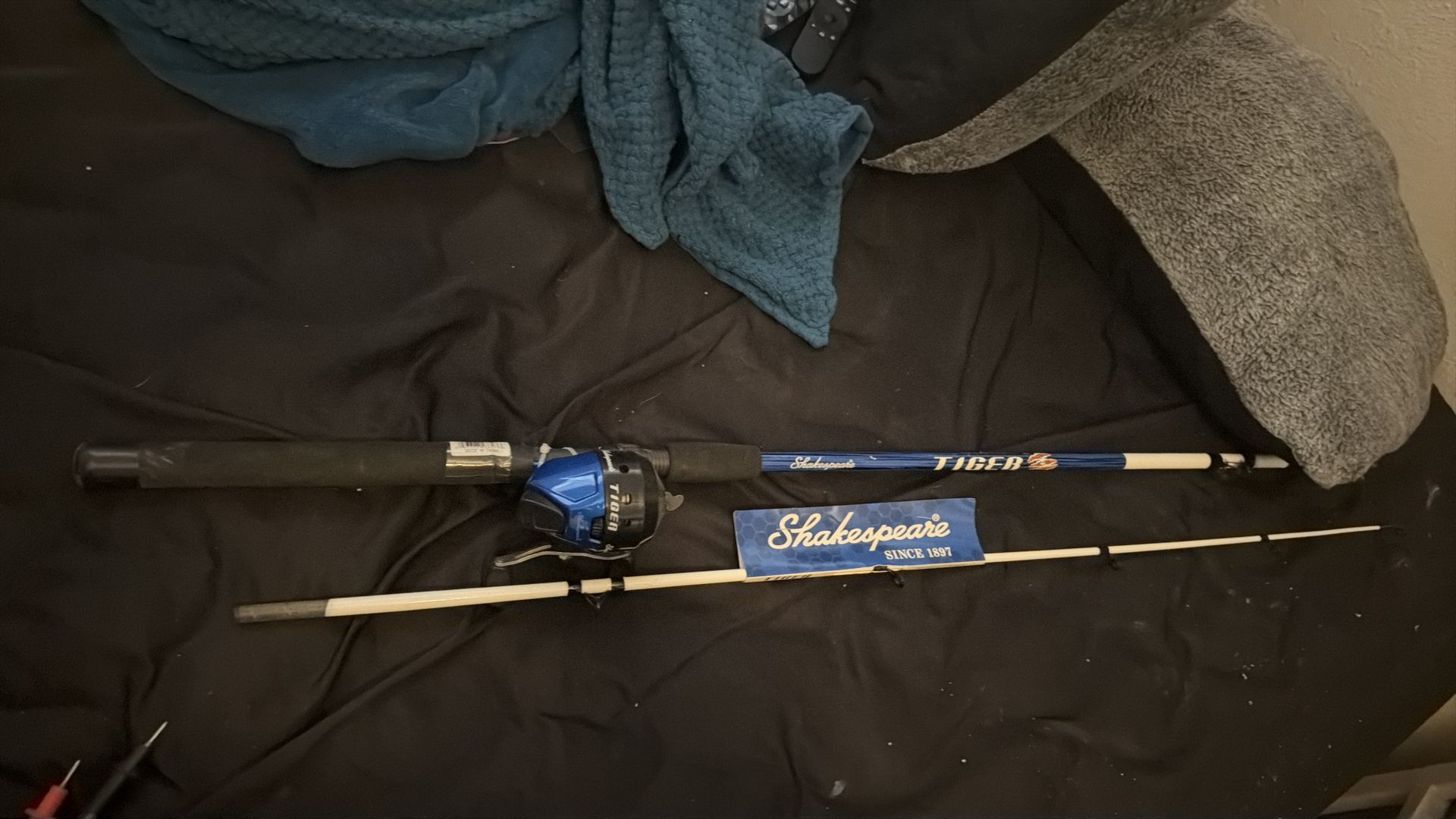 Shakespeare tiger fishing pole