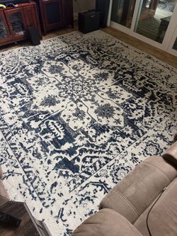 10x10 Area Rug - Cream and Navy