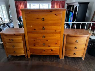Chest of drawers with matching sides