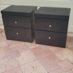 Two Black Nightstands. Se Habla Español 